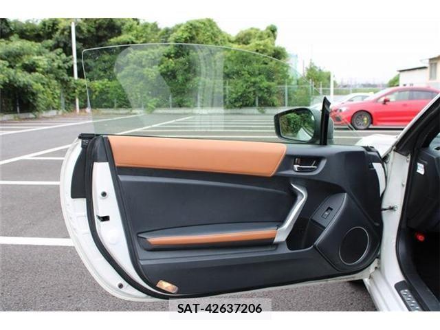 Toyota 86 2015-06 8878446-7