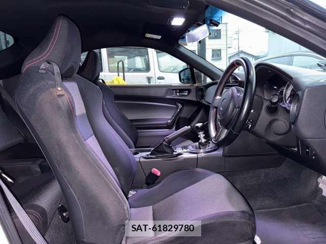 Toyota 86 2015-10 8883209-14