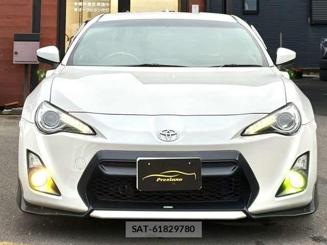 Toyota 86 2015-10 8883209-1