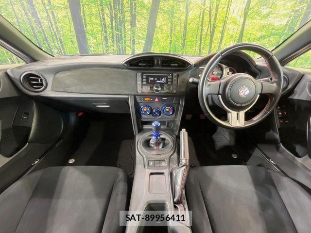 Toyota 86 2015-09 8883211-1