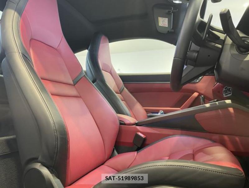 Porsche 911 Carrera 2025-01 6667692-12