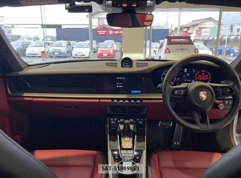 Porsche 911 Carrera 2025-01 6667692-13