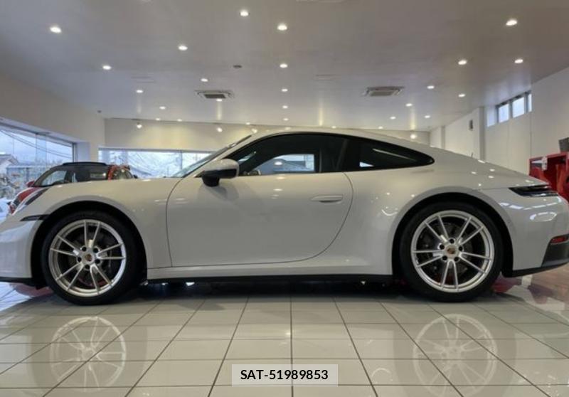 Porsche 911 Carrera 2025-01 6667692-1