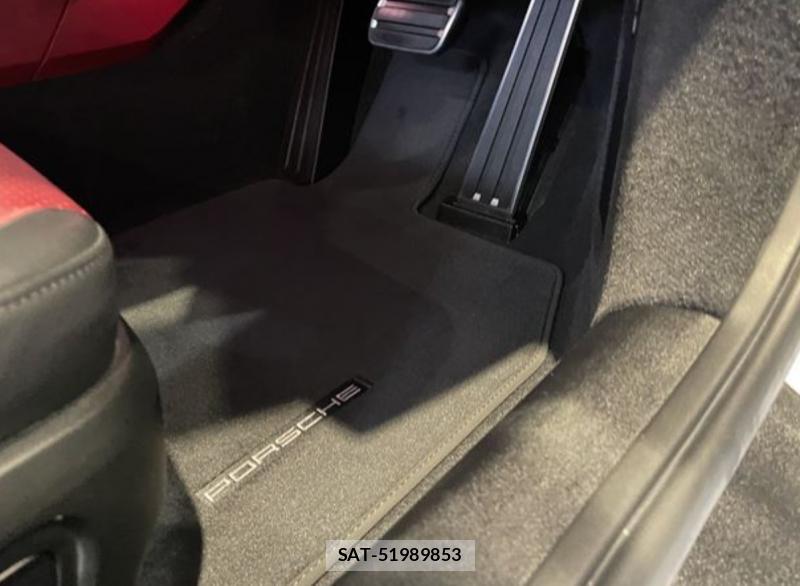 Porsche 911 Carrera 2025-01 6667692-36