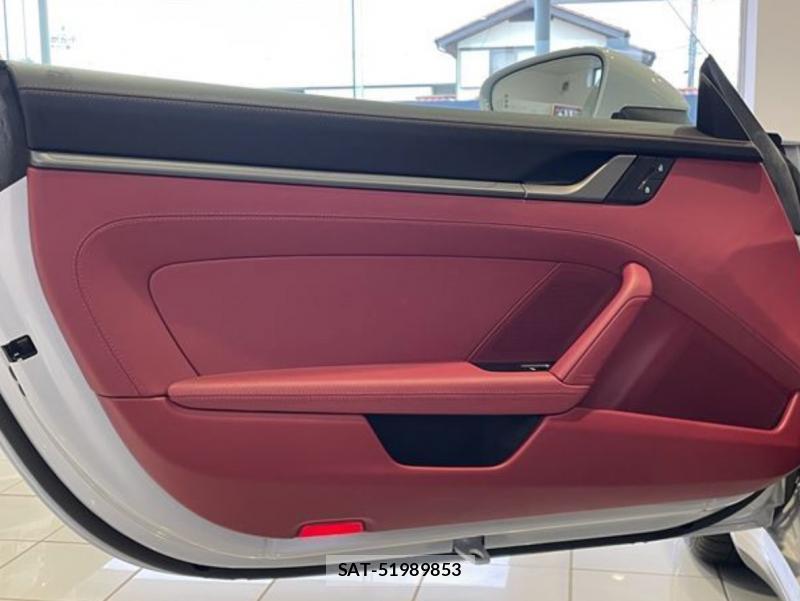 Porsche 911 Carrera 2025-01 6667692-52