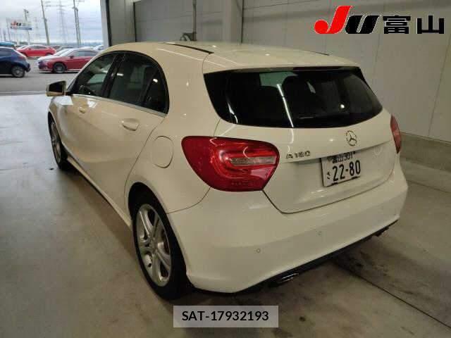 Mercedes Benz A-CLASS 2014-02 7367664-1