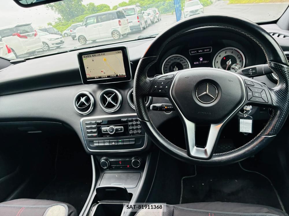 Mercedes Benz A-CLASS 2013-07 7610976-13
