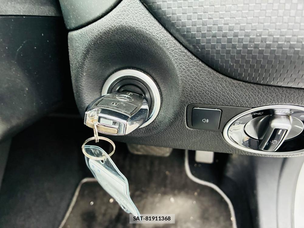 Mercedes Benz A-CLASS 2013-07 7610976-16