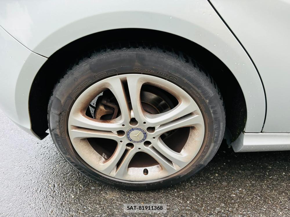 Mercedes Benz A-CLASS 2013-07 7610976-27