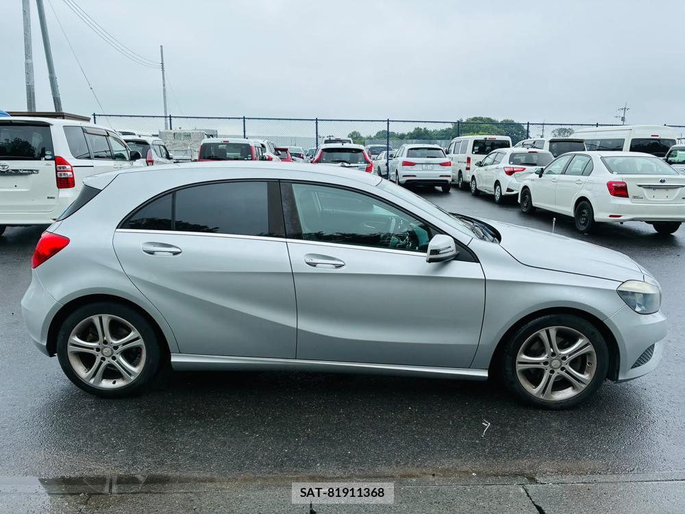 Mercedes Benz A-CLASS 2013-07 7610976-5