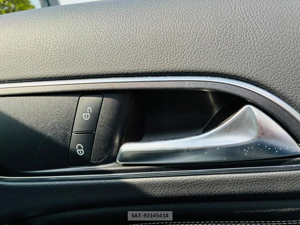 Mercedes Benz A-CLASS 2013-09 7831741-20