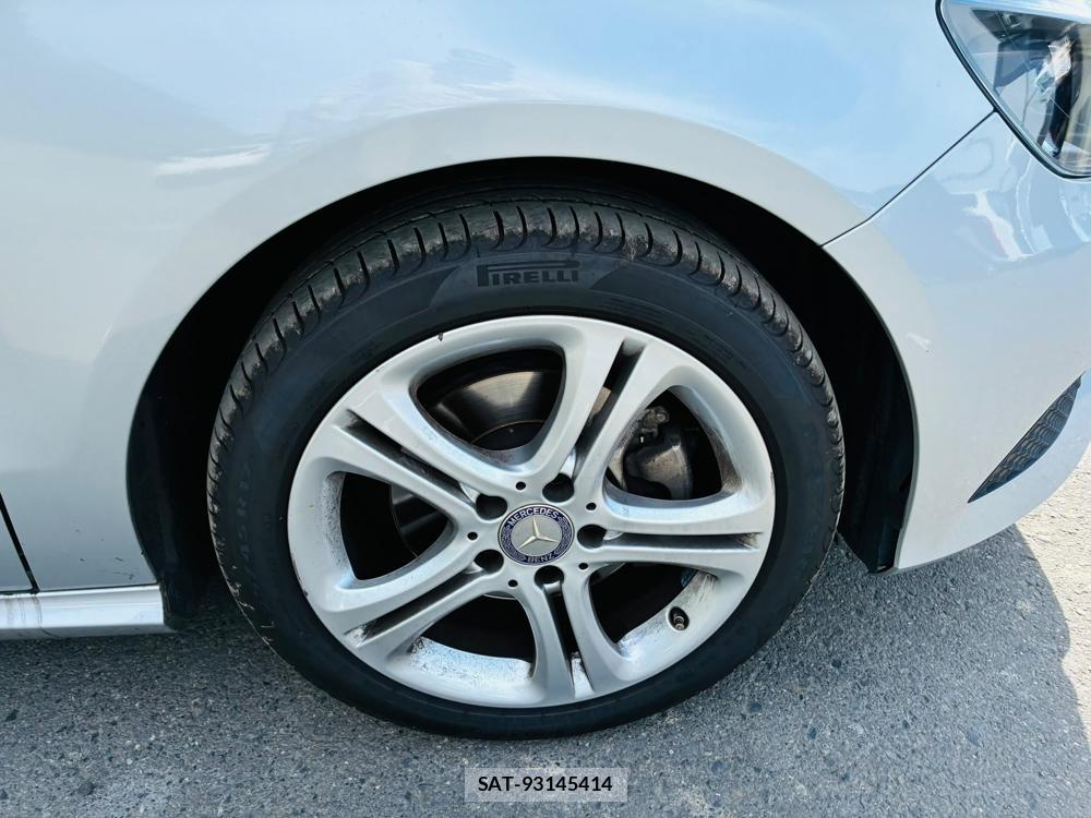 Mercedes Benz A-CLASS 2013-09 7831741-28