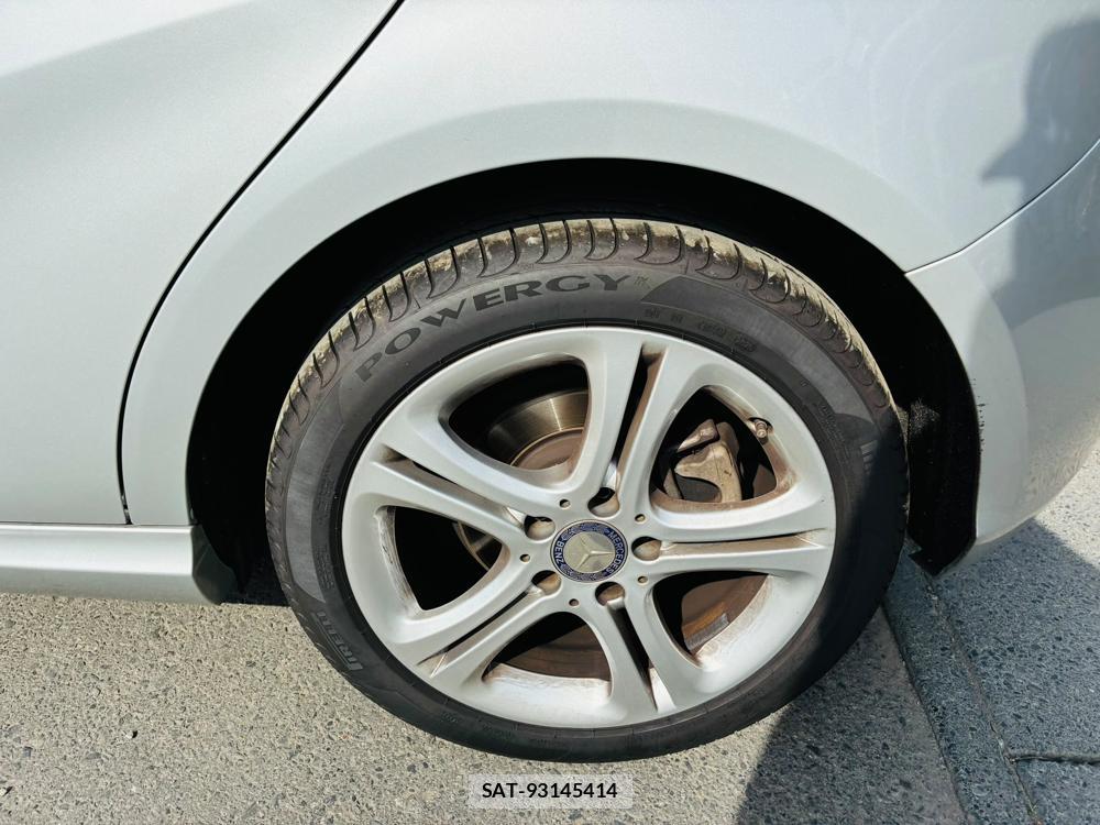 Mercedes Benz A-CLASS 2013-09 7831741-30