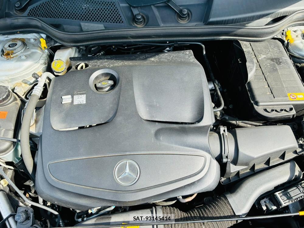 Mercedes Benz A-CLASS 2013-09 7831741-38