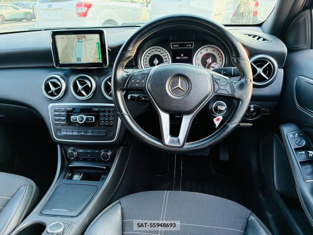 Mercedes Benz A-CLASS 2014-01 8135434-13