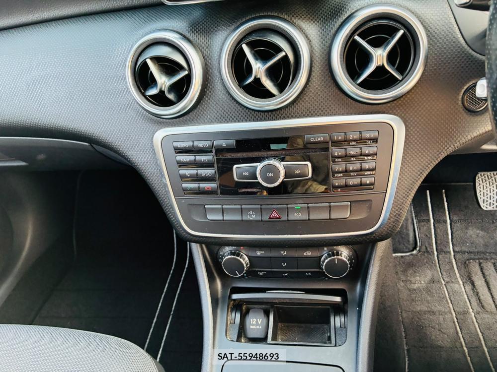 Mercedes Benz A-CLASS 2014-01 8135434-19