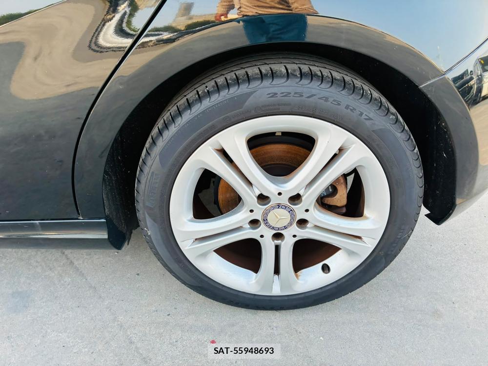 Mercedes Benz A-CLASS 2014-01 8135434-30