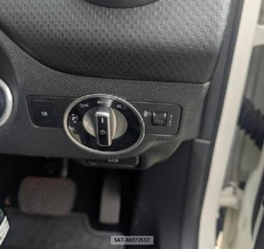 Mercedes Benz A-CLASS 2014-01 8254765-10
