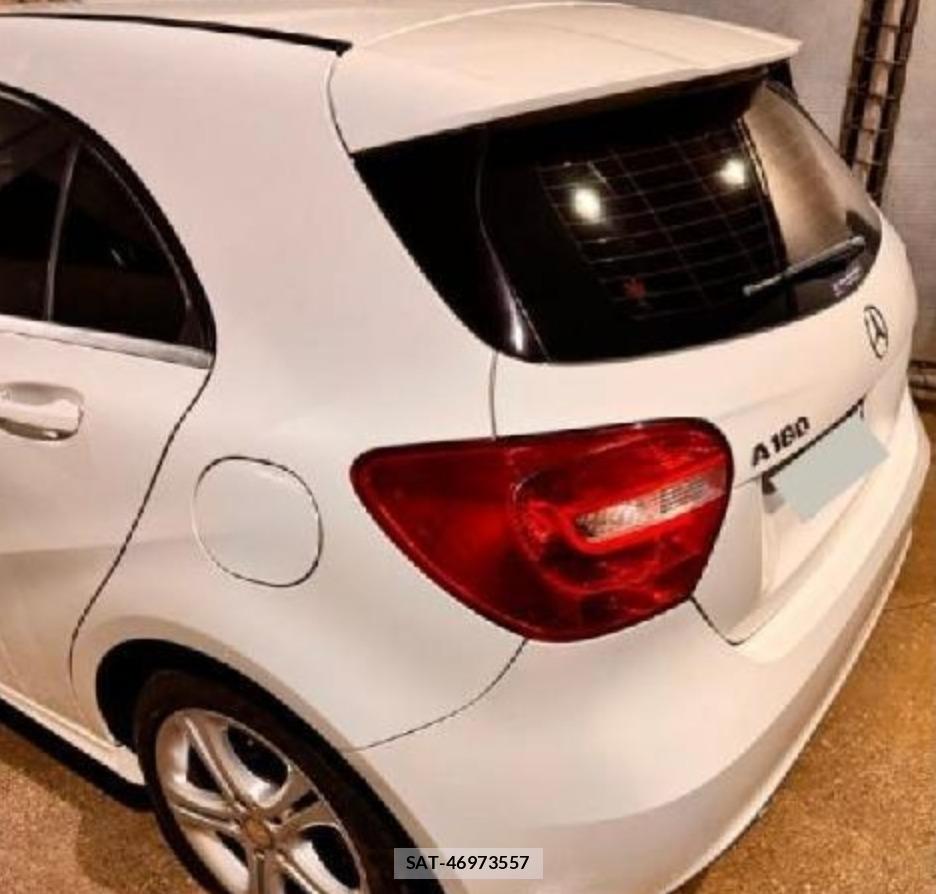Mercedes Benz A-CLASS 2014-01 8254765-6