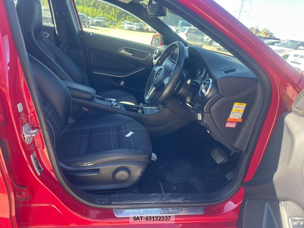 Mercedes Benz A-CLASS 2013-10 7687204-11