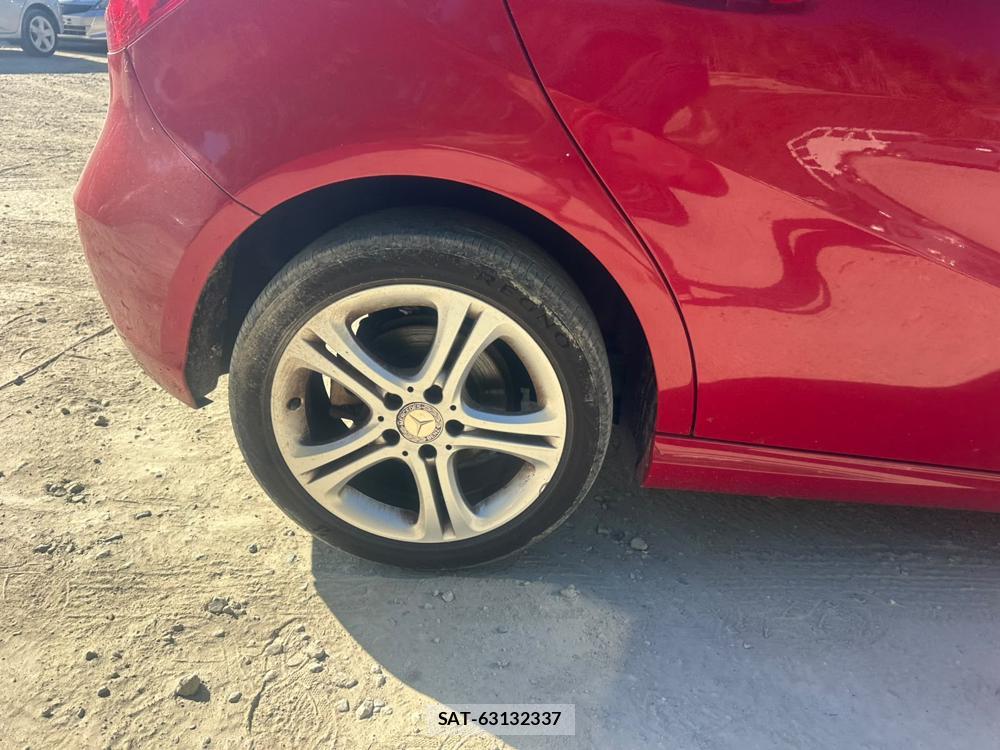 Mercedes Benz A-CLASS 2013-10 7687204-23
