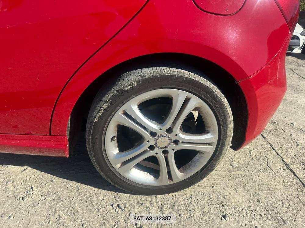 Mercedes Benz A-CLASS 2013-10 7687204-26