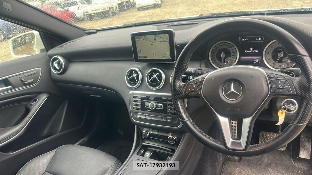 Mercedes Benz A-CLASS 2014-02 7367664-13