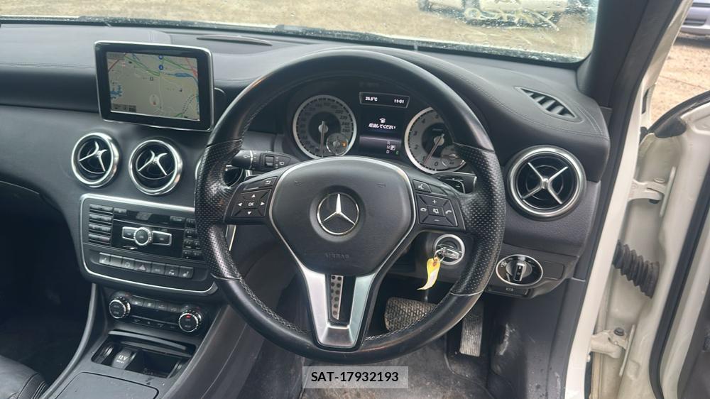 Mercedes Benz A-CLASS 2014-02 7367664-14