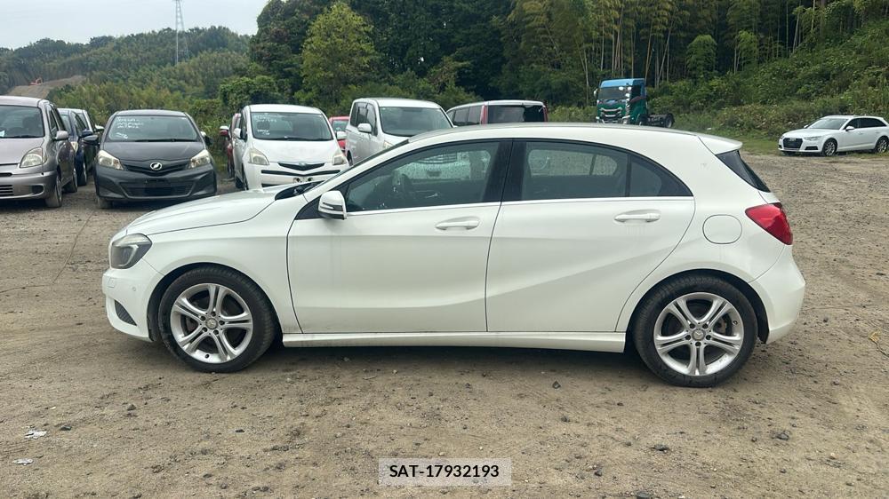 Mercedes Benz A-CLASS 2014-02 7367664-1