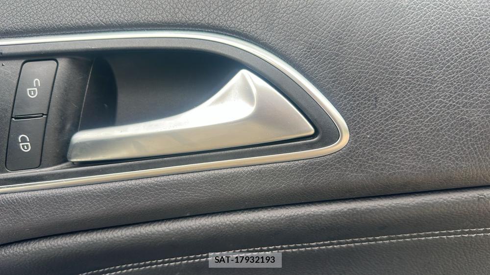 Mercedes Benz A-CLASS 2014-02 7367664-19