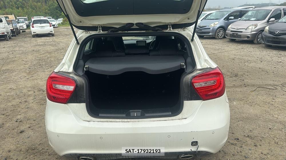 Mercedes Benz A-CLASS 2014-02 7367664-22