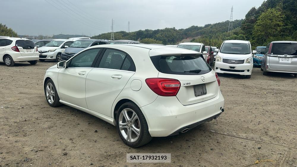 Mercedes Benz A-CLASS 2014-02 7367664-2