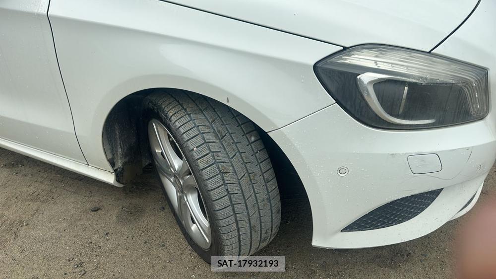 Mercedes Benz A-CLASS 2014-02 7367664-29