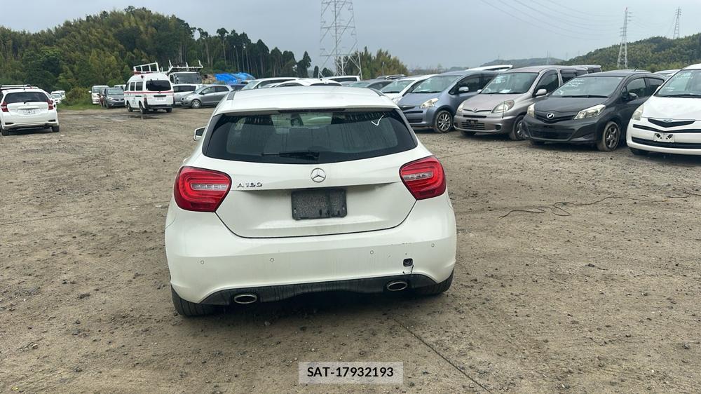 Mercedes Benz A-CLASS 2014-02 7367664-3