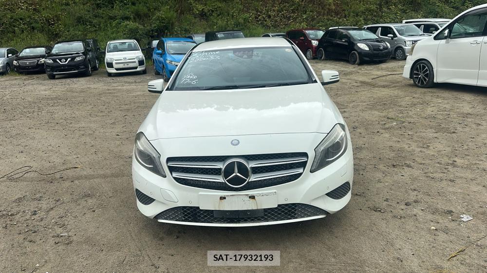 Mercedes Benz A-CLASS 2014-02 7367664-7