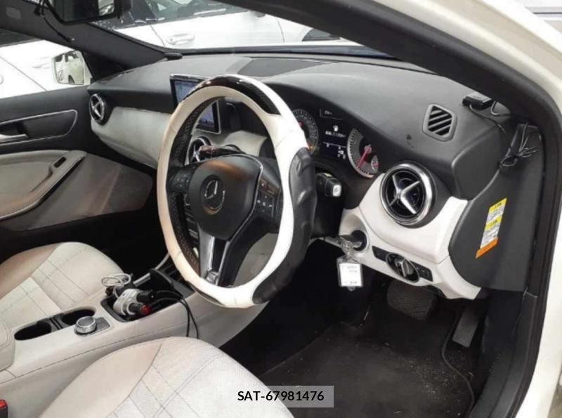 Mercedes Benz A-CLASS 2013-03 1311428-7