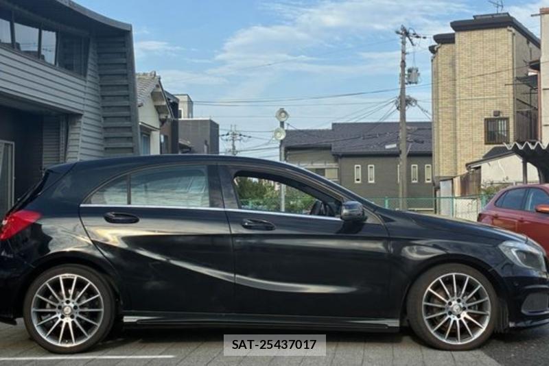 Mercedes Benz A-CLASS 2013-12 8290206-9