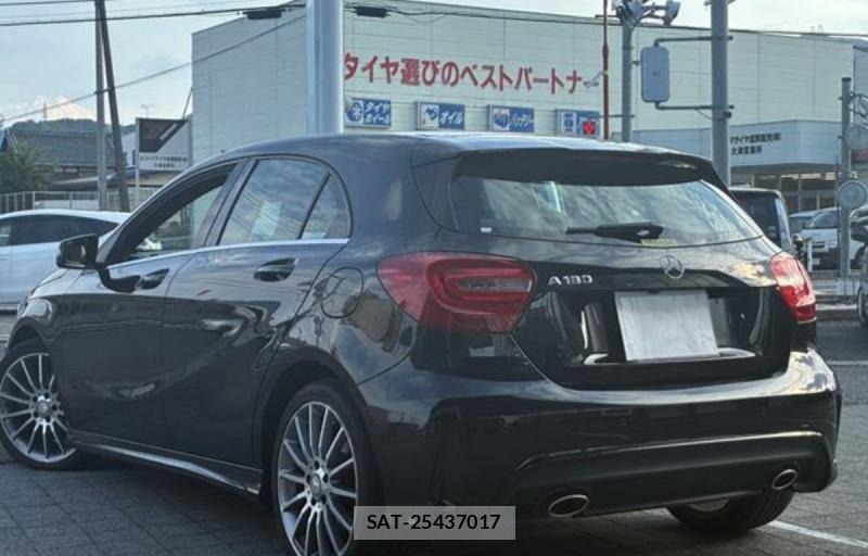 Mercedes Benz A-CLASS 2013-12 8290206-4