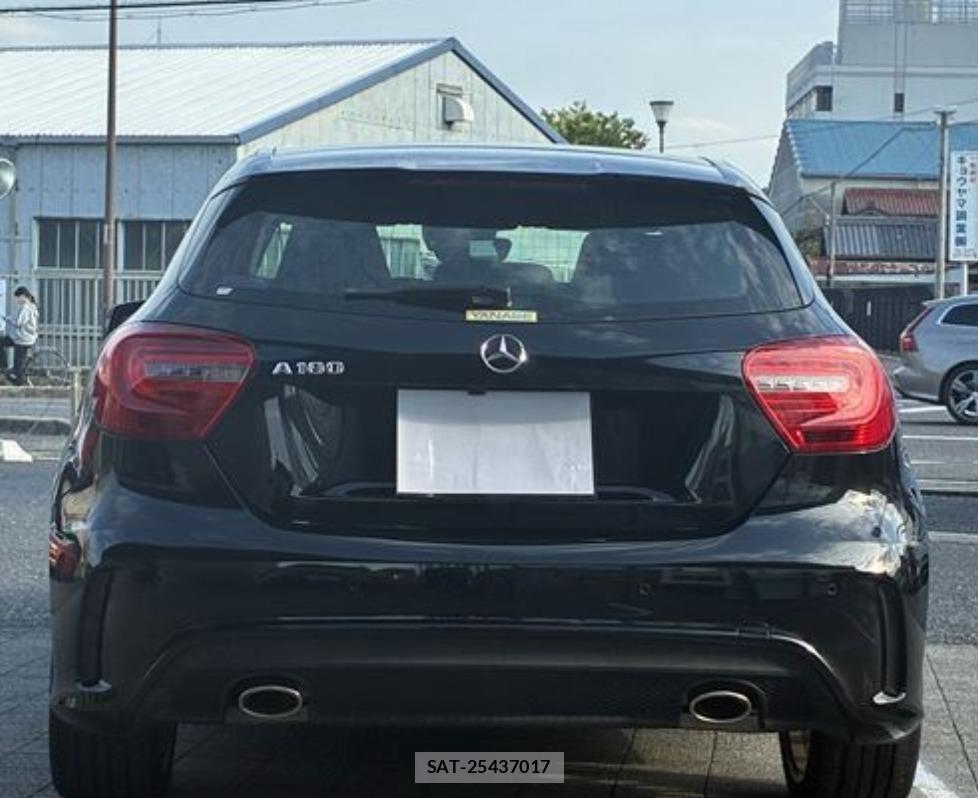 Mercedes Benz A-CLASS 2013-12 8290206-6