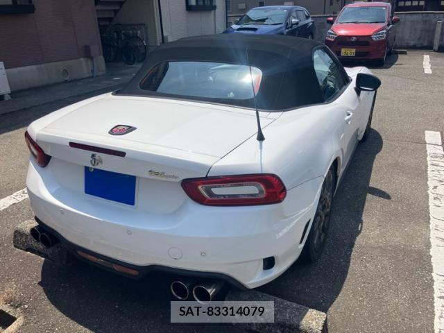 Abarth 124 Spider 2016-01 7324848-2