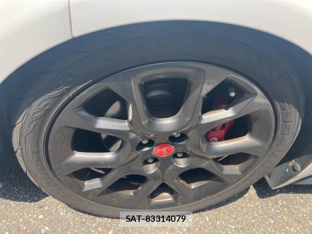Abarth 124 Spider 2016-01 7324848-6