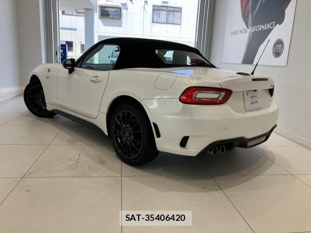 Abarth 124 Spider 2017-03 8126397-27