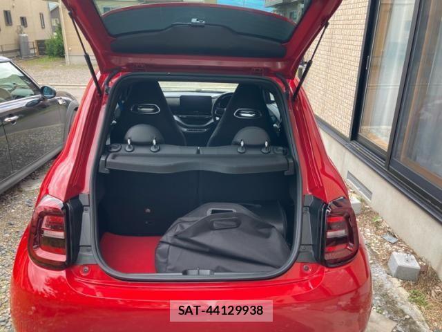Abarth 500 2023-10 7614558-13