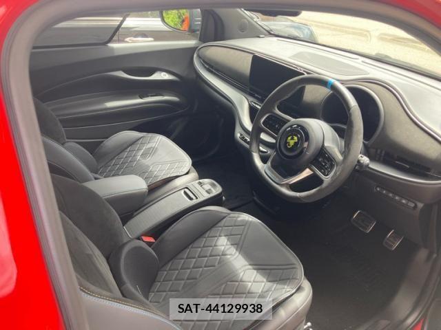 Abarth 500 2023-10 7614558-14