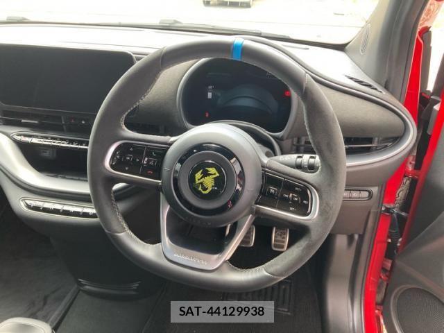 Abarth 500 2023-10 7614558-17