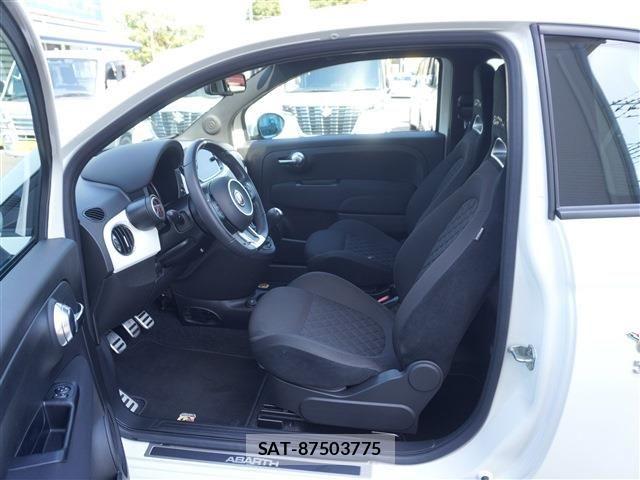 Abarth 595 2022-02 6674768-10
