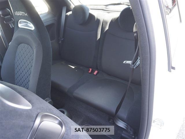 Abarth 595 2022-02 6674768-11