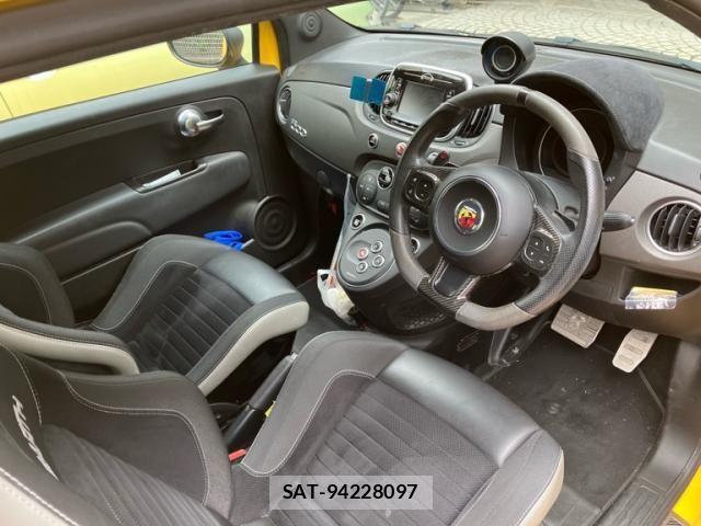 Abarth 595 2017-06 7057030-12