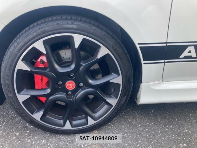 Abarth 595 2020-09 7213856-7