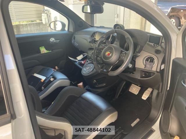 Abarth 595 2017-12 7249614-11